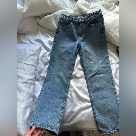 H&M STRAIGHT LEGGED JEANS - Picture 2 of 5